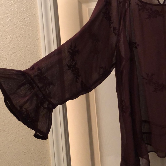 Maroon Blouse. - Picture 3 of 4